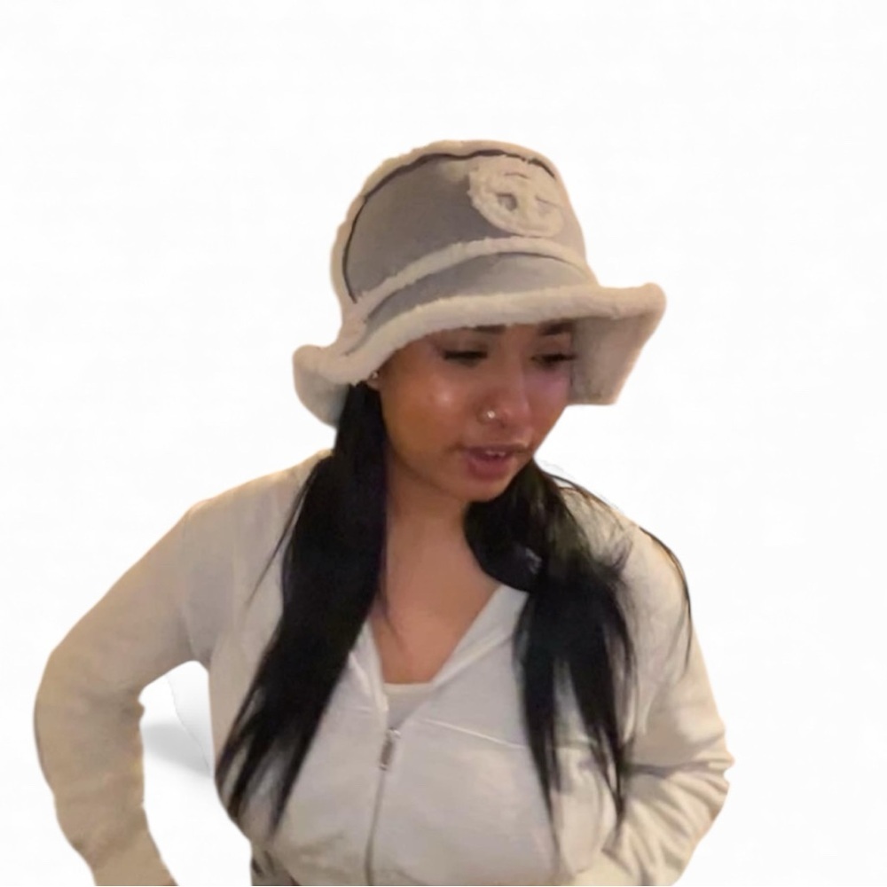 UGG x Telfar Womens Gray and Ivory White Bucket Hat - Picture 12 of 12